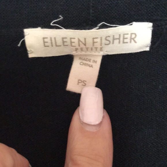 Deep v neck - Picture 2 of 3